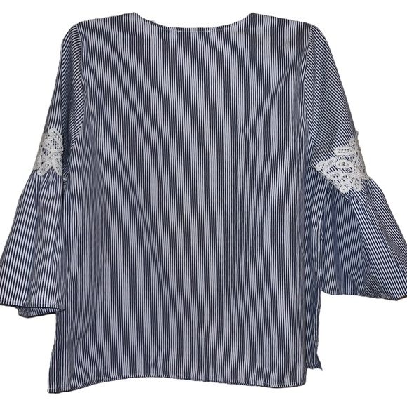 Women's Skies are Blue Bell Sleeves Blouse Shirt Size Large Striped Blue White - Picture 2 of 5
